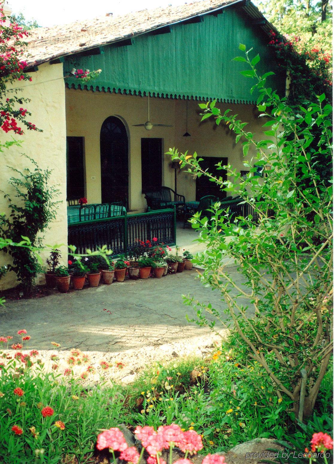 Welcomheritage Connaught House Mount Abu Exterior photo