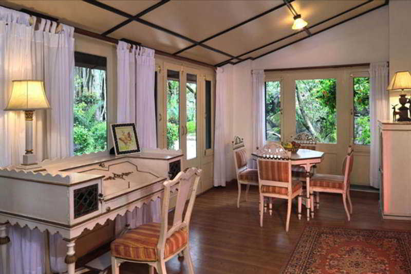 Welcomheritage Connaught House Mount Abu Exterior photo